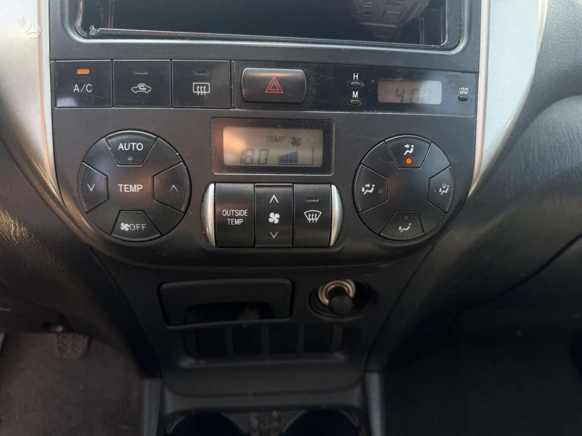 Toyota RAV4 - 11