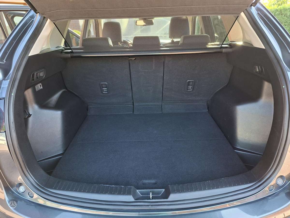 Mazda CX-5, 2.2 l., off-road / crossover