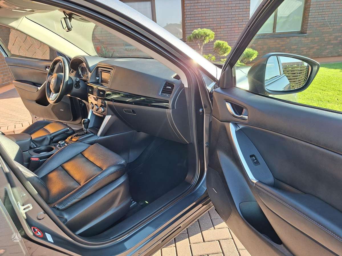 Mazda CX-5, 2.2 l., off-road / crossover