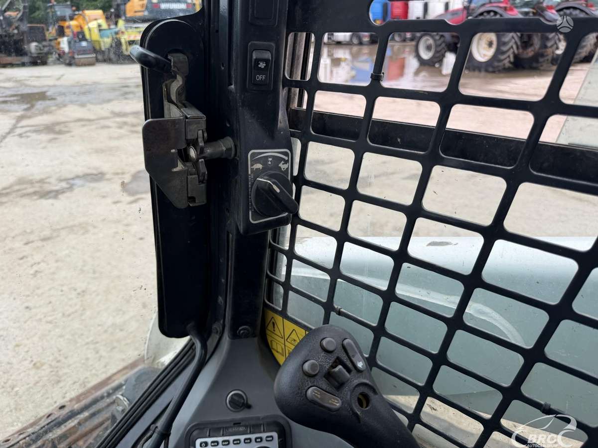Bobcat T770, other