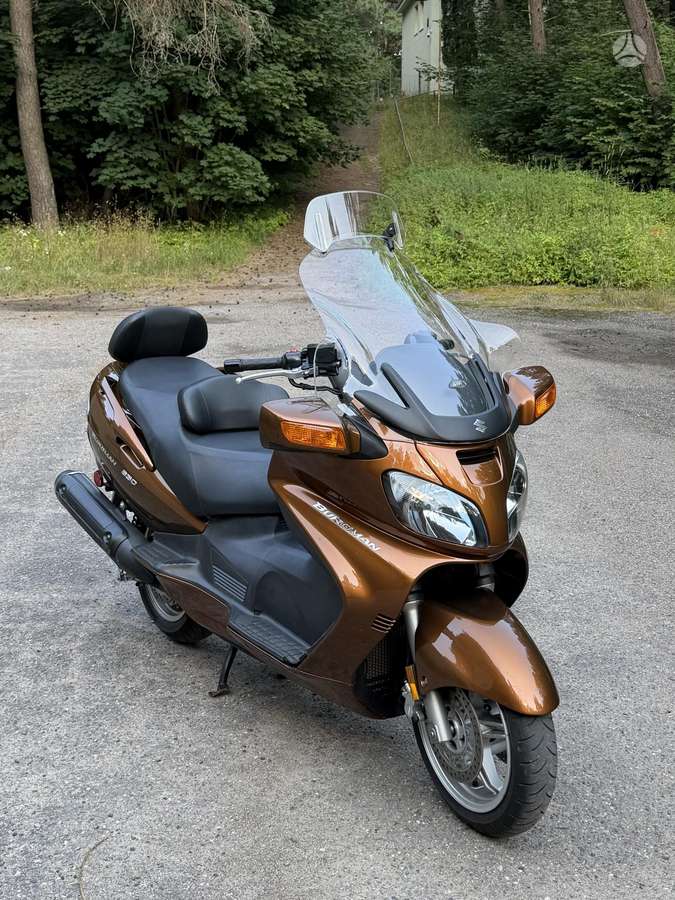 Suzuki Burgman 650cc, scooters / mopeds