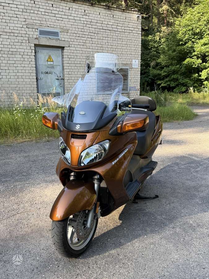 Suzuki Burgman 650cc, scooters / mopeds