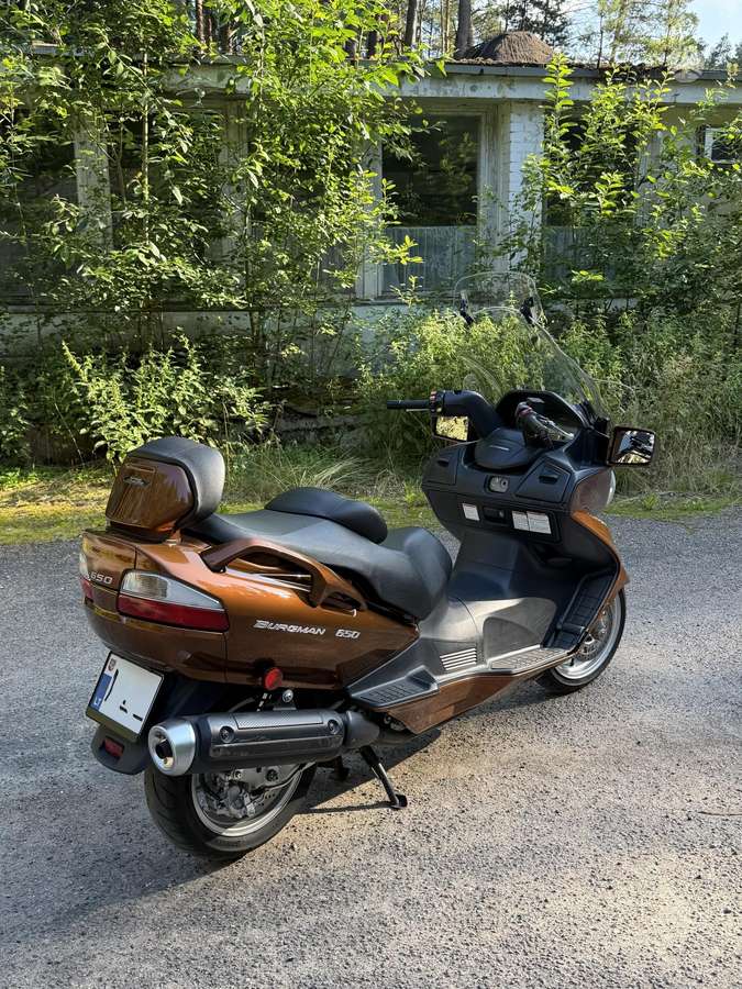 Suzuki Burgman 650cc, scooters / mopeds
