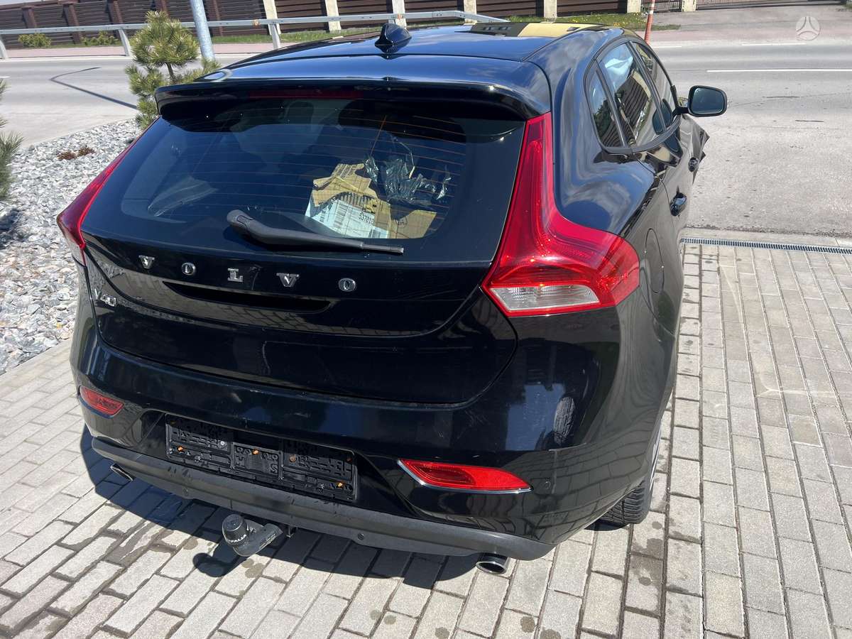 Volvo V40, 2.0 l., hatchback