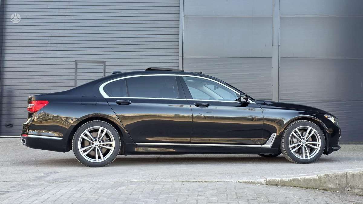 BMW 740, sedanas