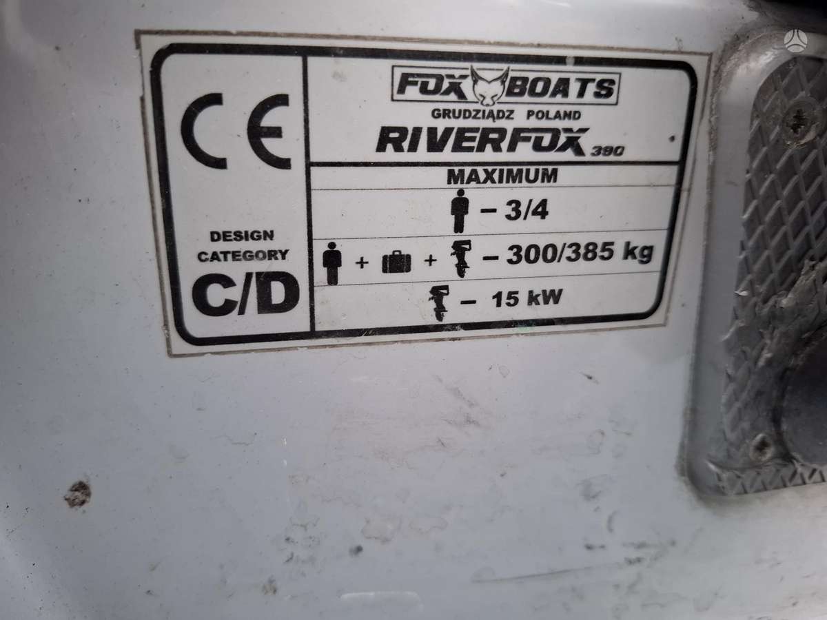 Riverfox 405, plastic boats