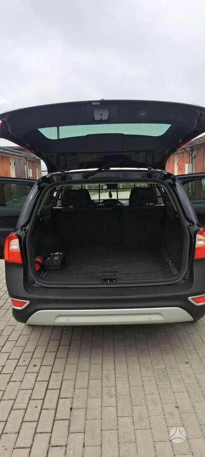 Volvo XC70 - 8