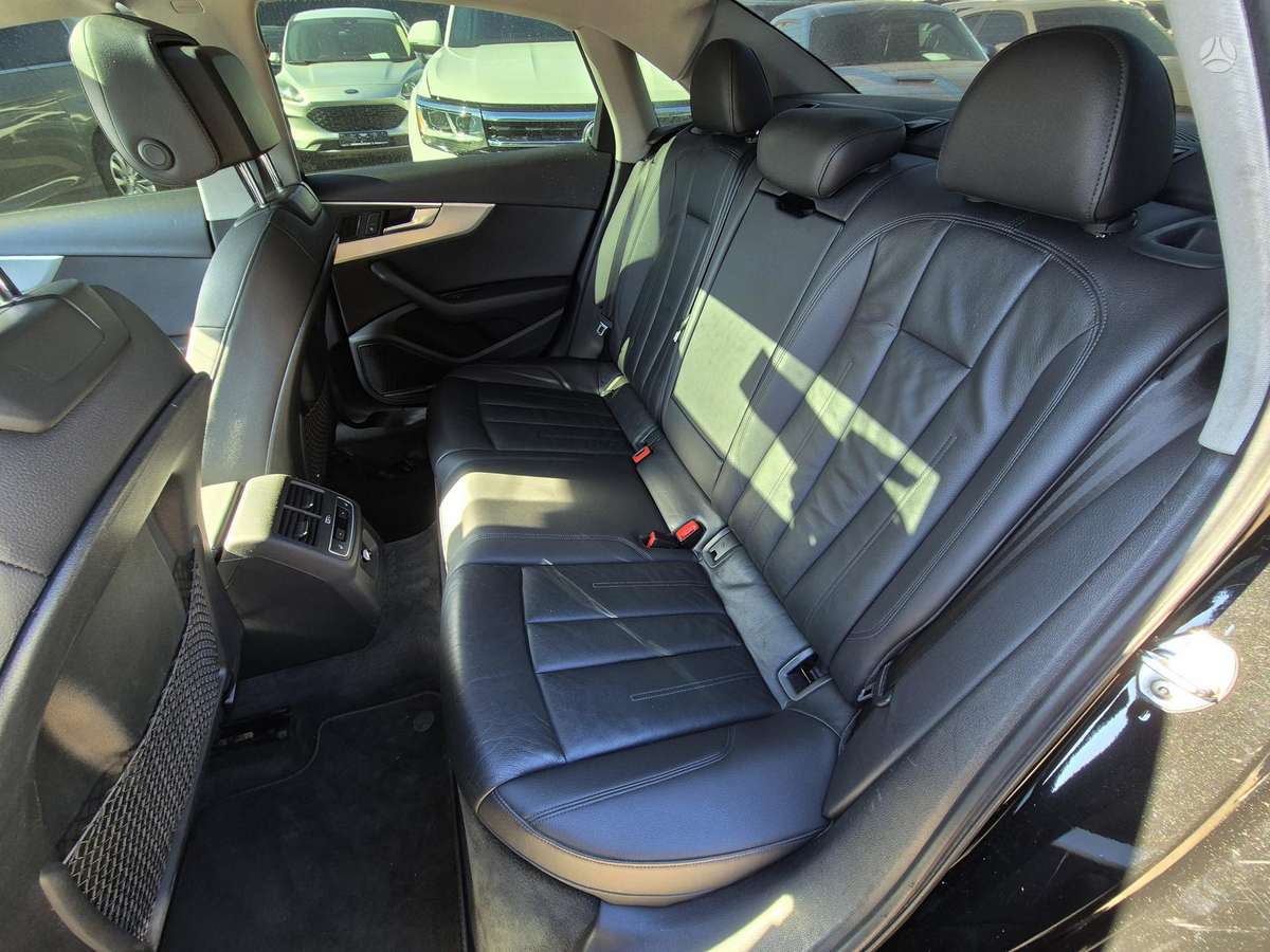 Audi A4, 2.0 l., saloon / sedan