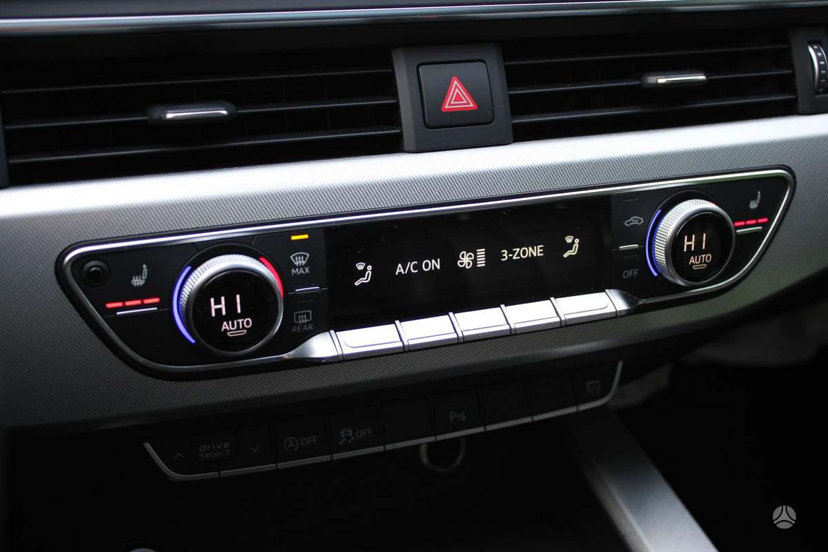 Audi A4, 2.0 l., saloon / sedan