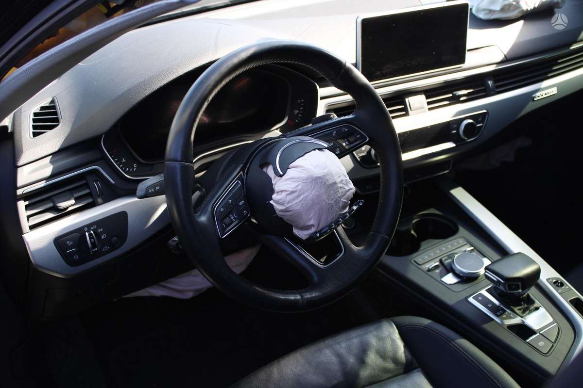 Audi A4, 2.0 l., saloon / sedan