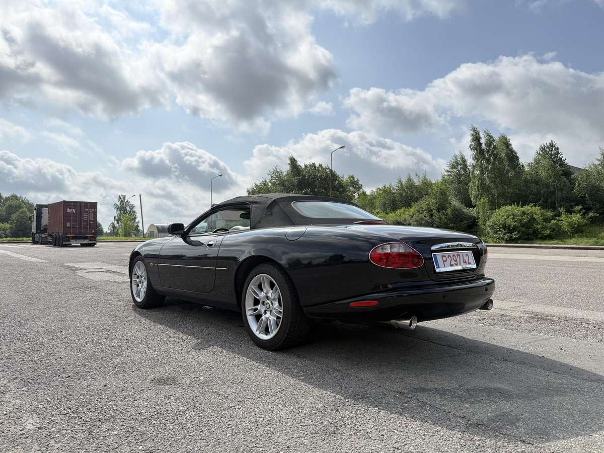 Jaguar XK8, 4.0 l., convertible