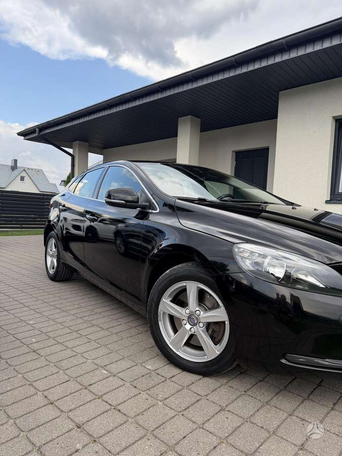 Volvo V40, 2.0 l., hatchback