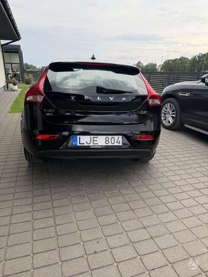 Volvo V40, 2.0 l., hatchback