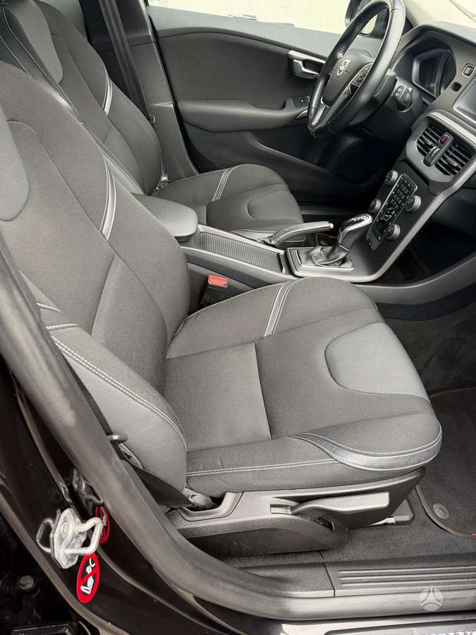 Volvo V40, 2.0 l., Хэтчбек