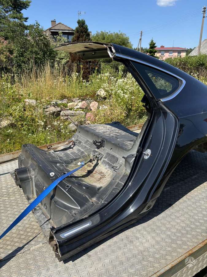 Audi A7 dalimis. Galinis ketvirtis
