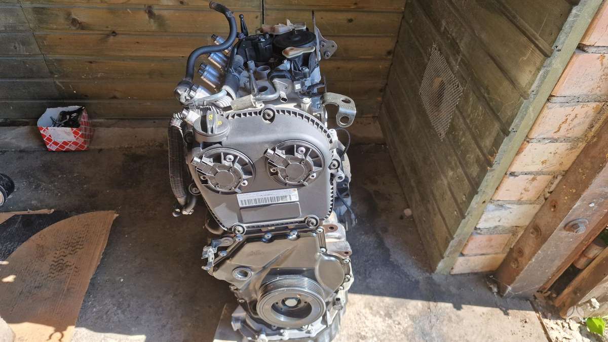 Porsche Macan engine parts