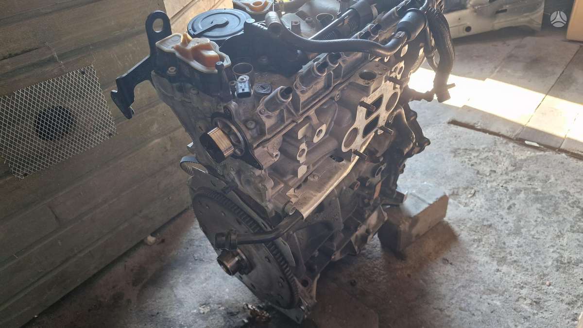 Porsche Macan engine parts