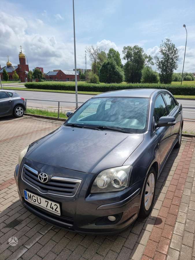 Toyota Avensis - 1