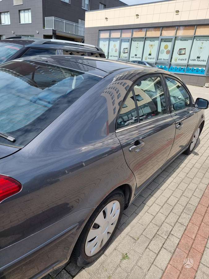 Toyota Avensis - 2