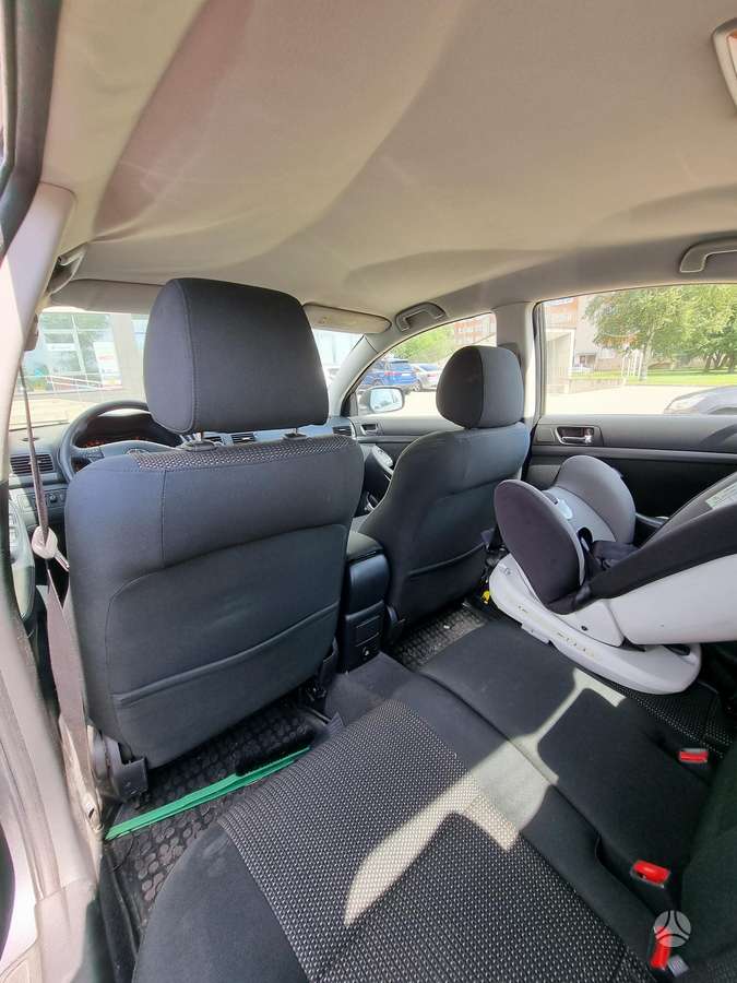 Toyota Avensis - 5
