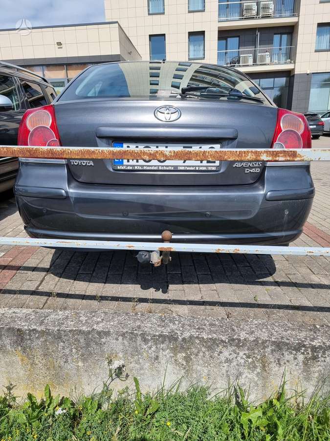 Toyota Avensis - 8