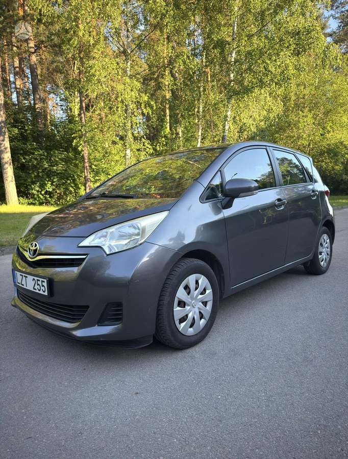 Toyota Verso-S - 1