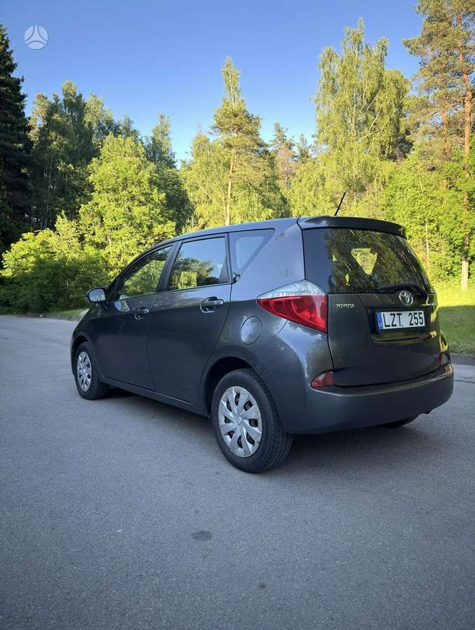 Toyota Verso-S - 3