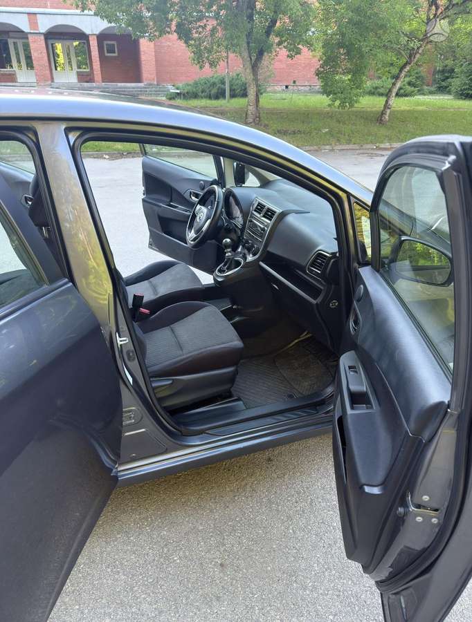 Toyota Verso-S - 10