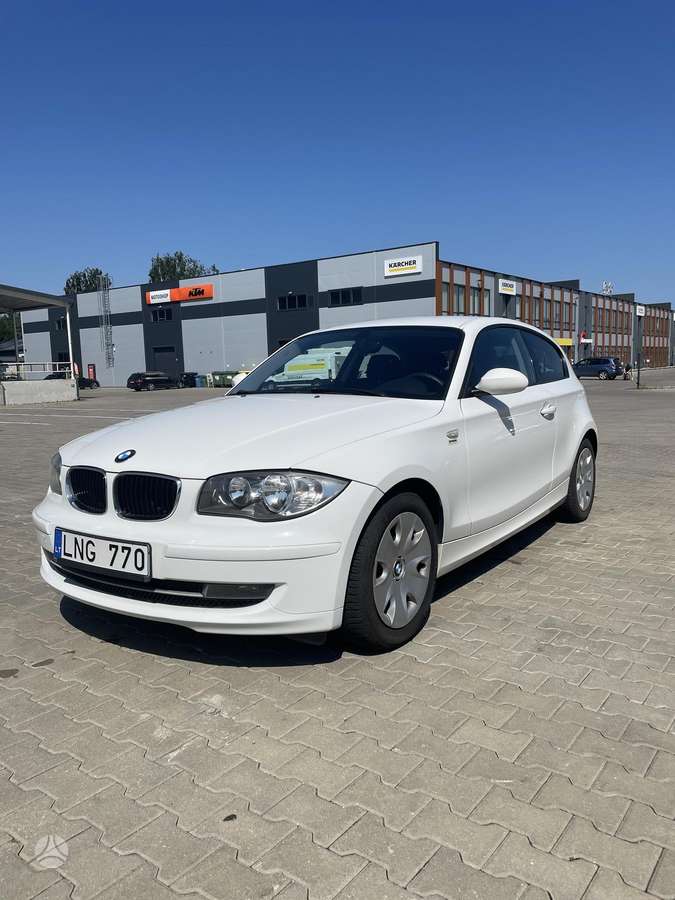 BMW 118, 1.6 l., hatchback