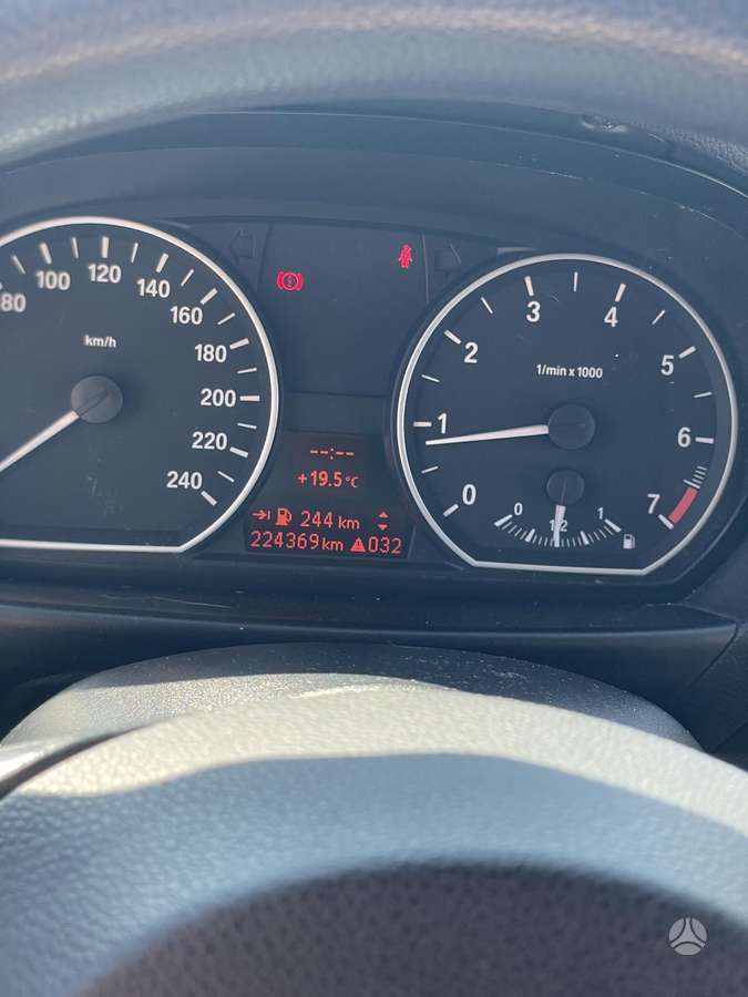 BMW 118, 1.6 l., hatchback