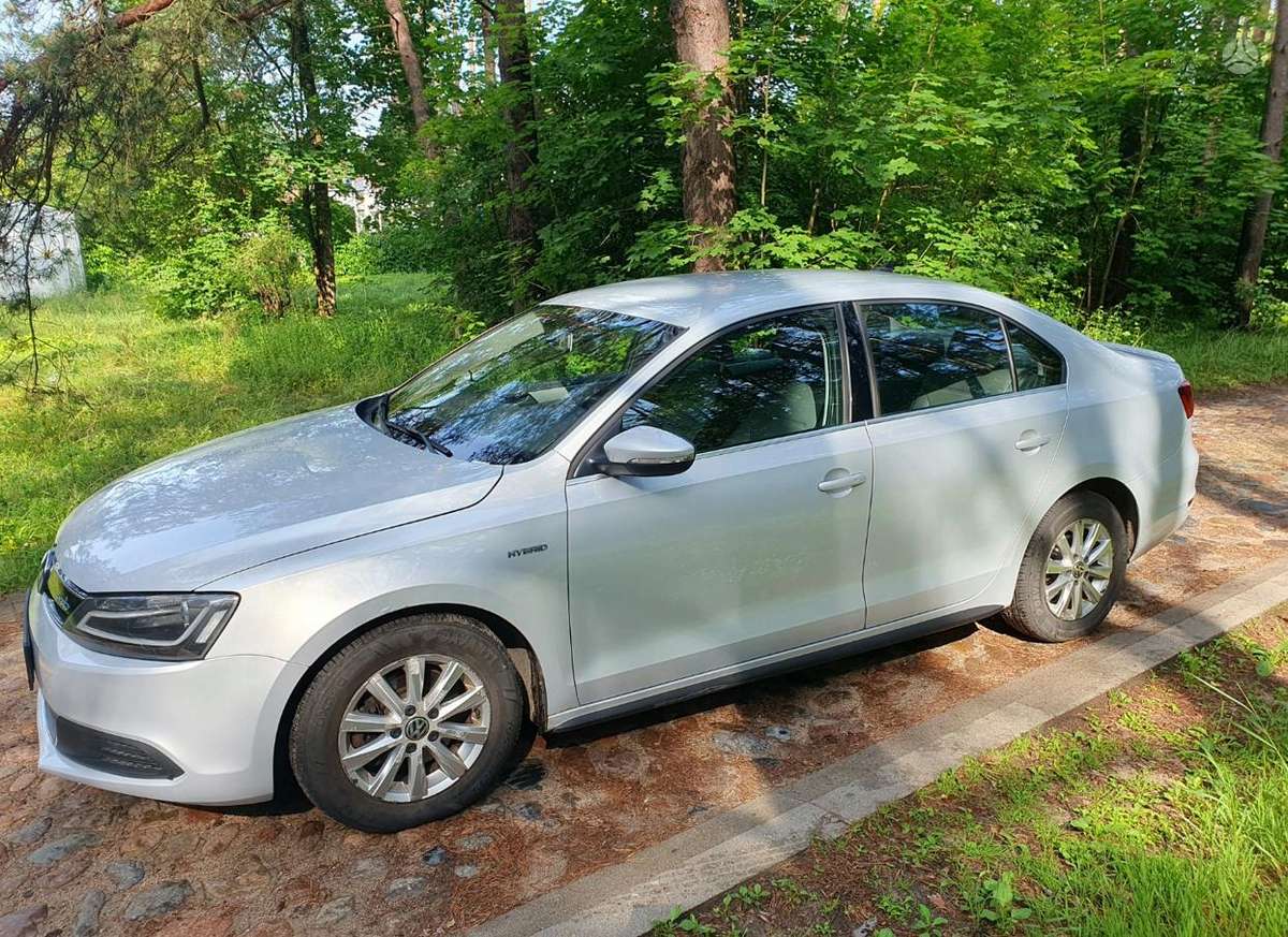 Volkswagen Jetta - 1