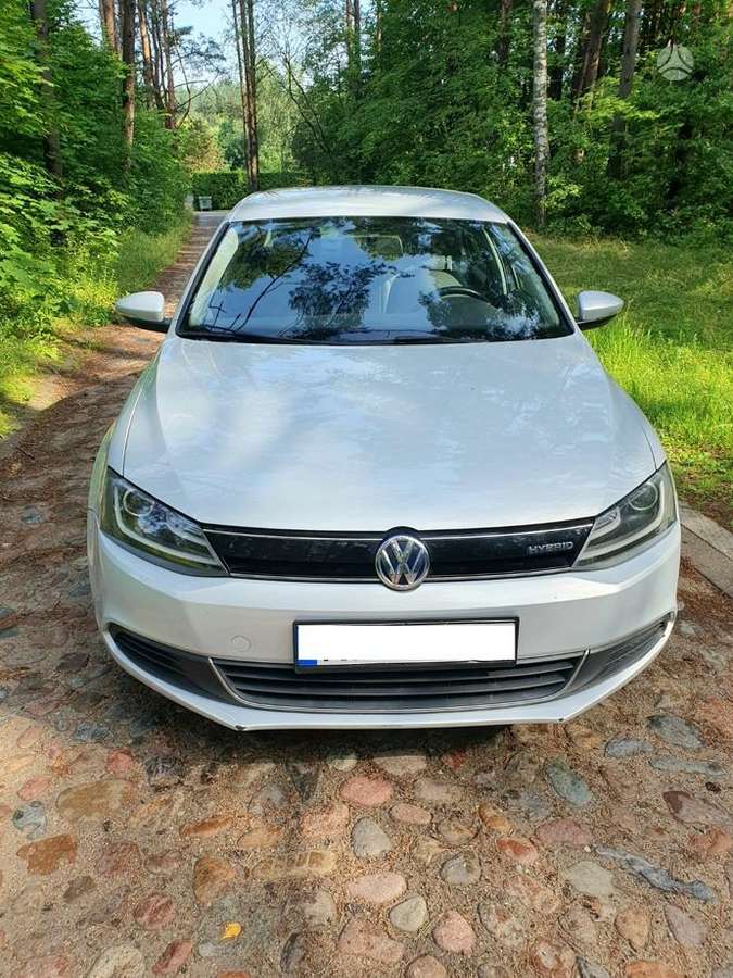 Volkswagen Jetta - 2