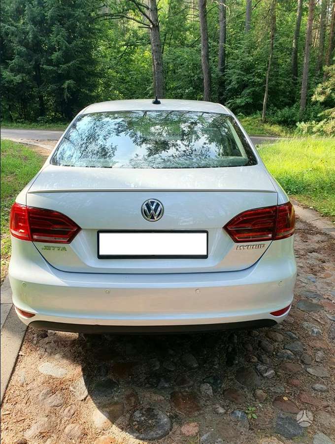 Volkswagen Jetta - 4