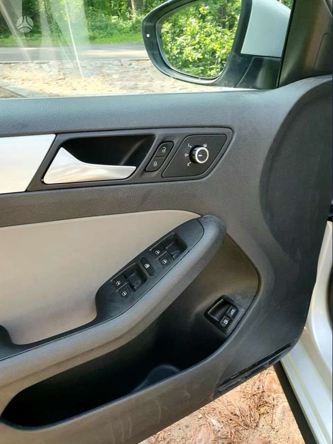 Volkswagen Jetta - 10