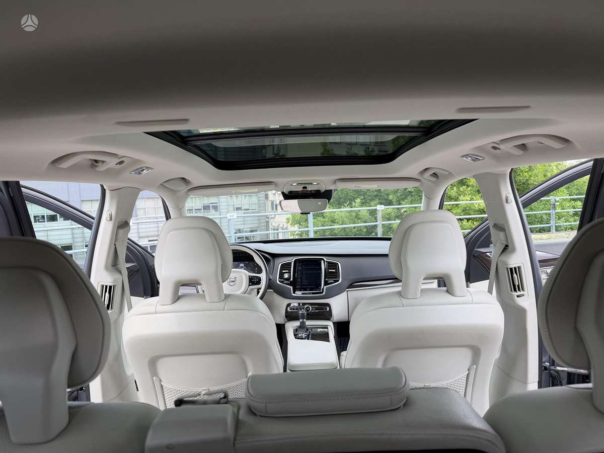 Volvo XC90 - 12