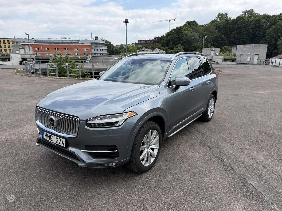 Volvo XC90 - 1