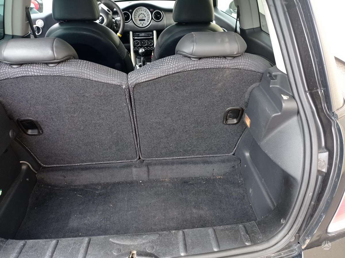 Mini Cooper, 1.6 l., hatchback