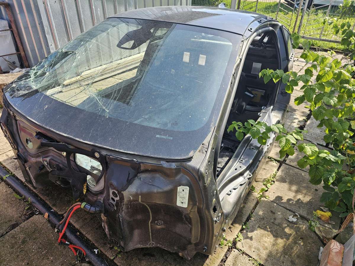 BMW i8 kėbulo dalys