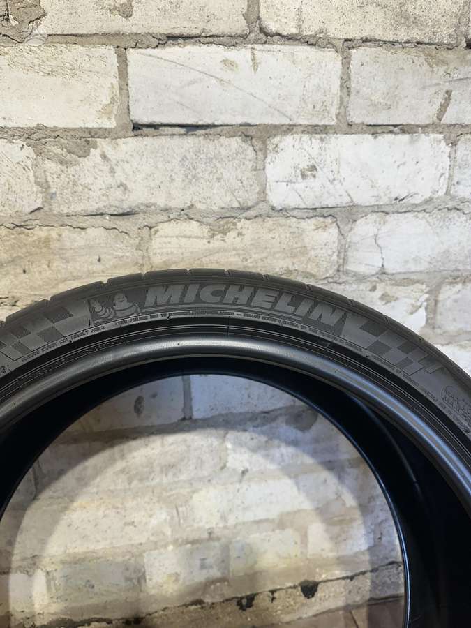 Michelin Pilot Super Sport, summer 245/35 R19