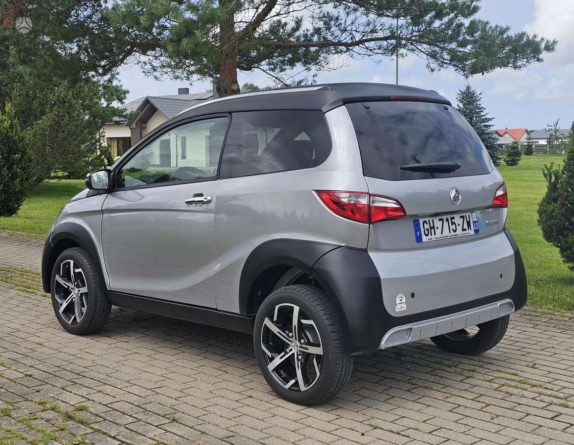 Aixam Crossover, hatchback