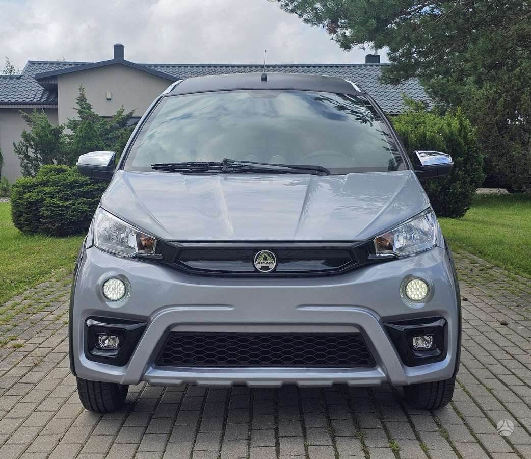 Aixam Crossover, hatchback