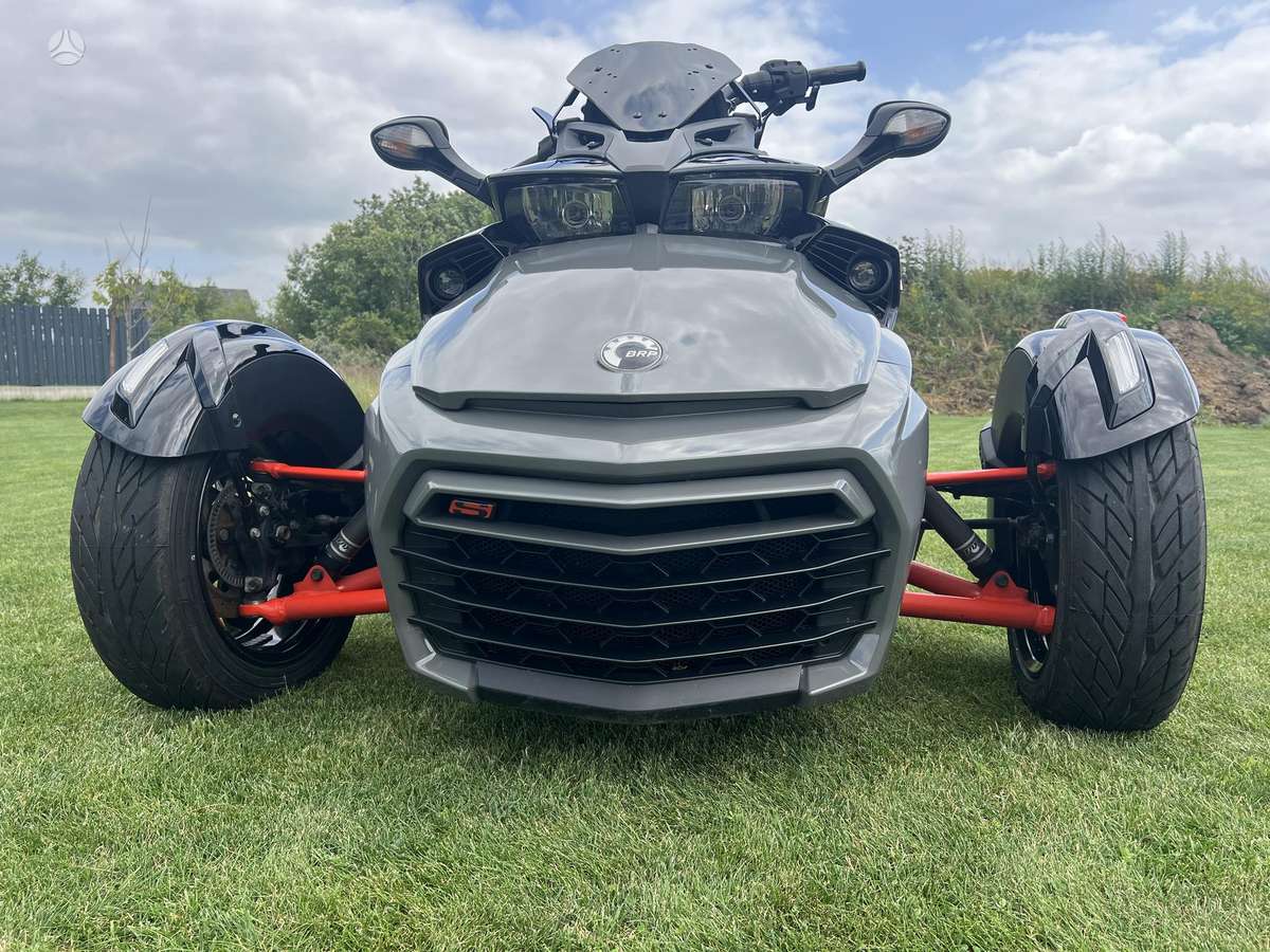Can-Am Spyder 1330cc, trikes