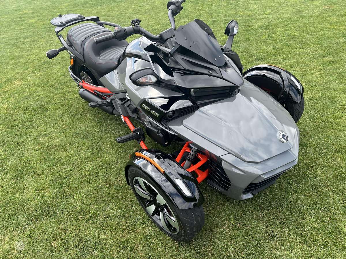 Can-Am Spyder 1330cc, трициклы