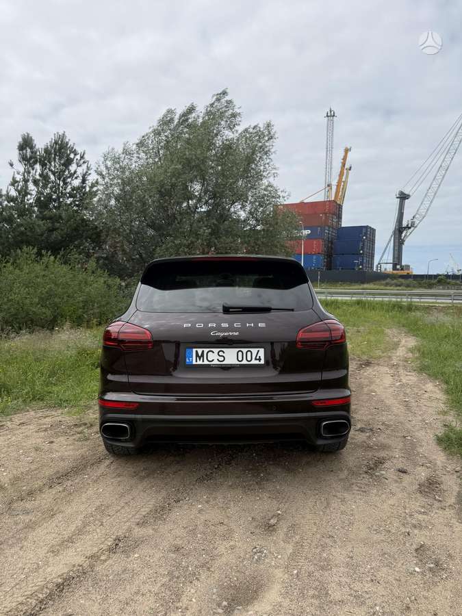 Porsche Cayenne - 6