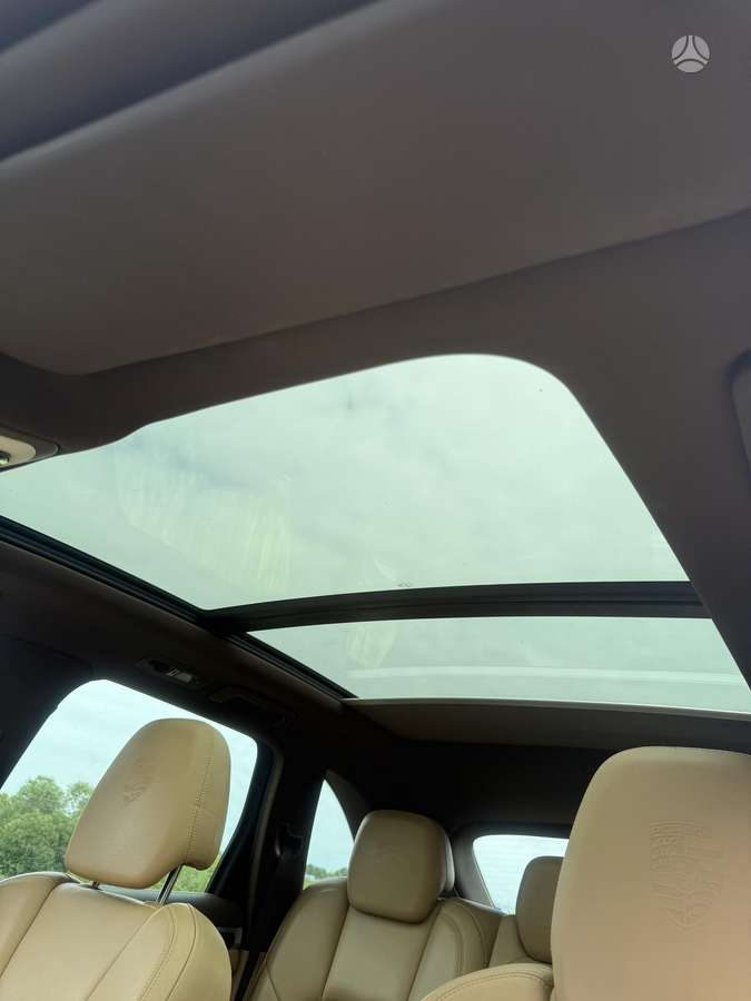 Porsche Cayenne - 11