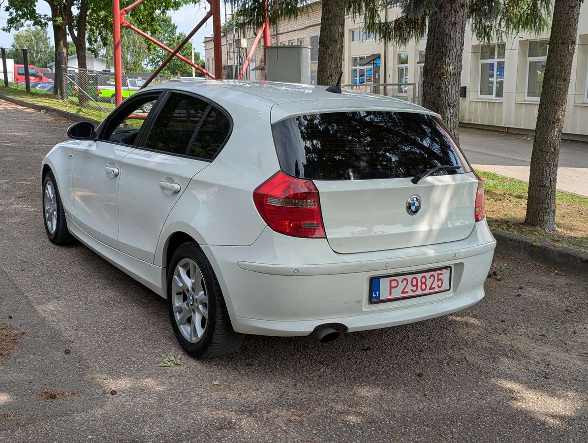 BMW 118, 2.0 l., hatchback