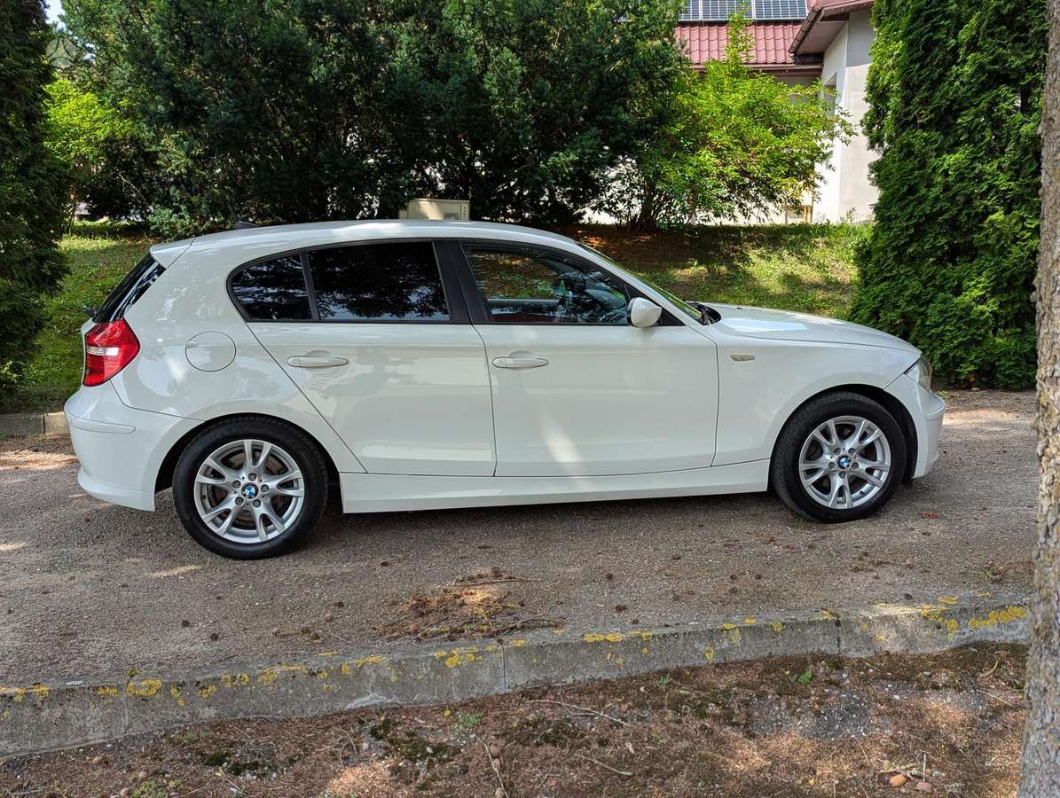 BMW 118, 2.0 l., Хэтчбек