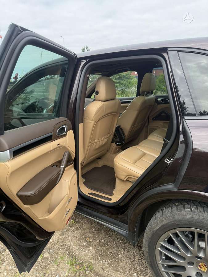 Porsche Cayenne - 10