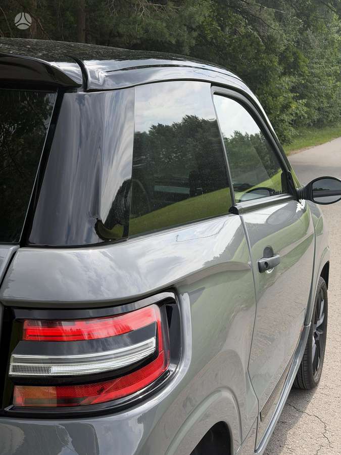 Ligier JS60, hatchback