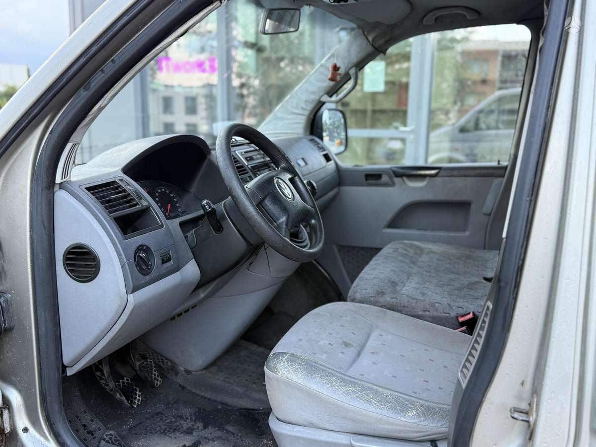Volkswagen Transporter - 9